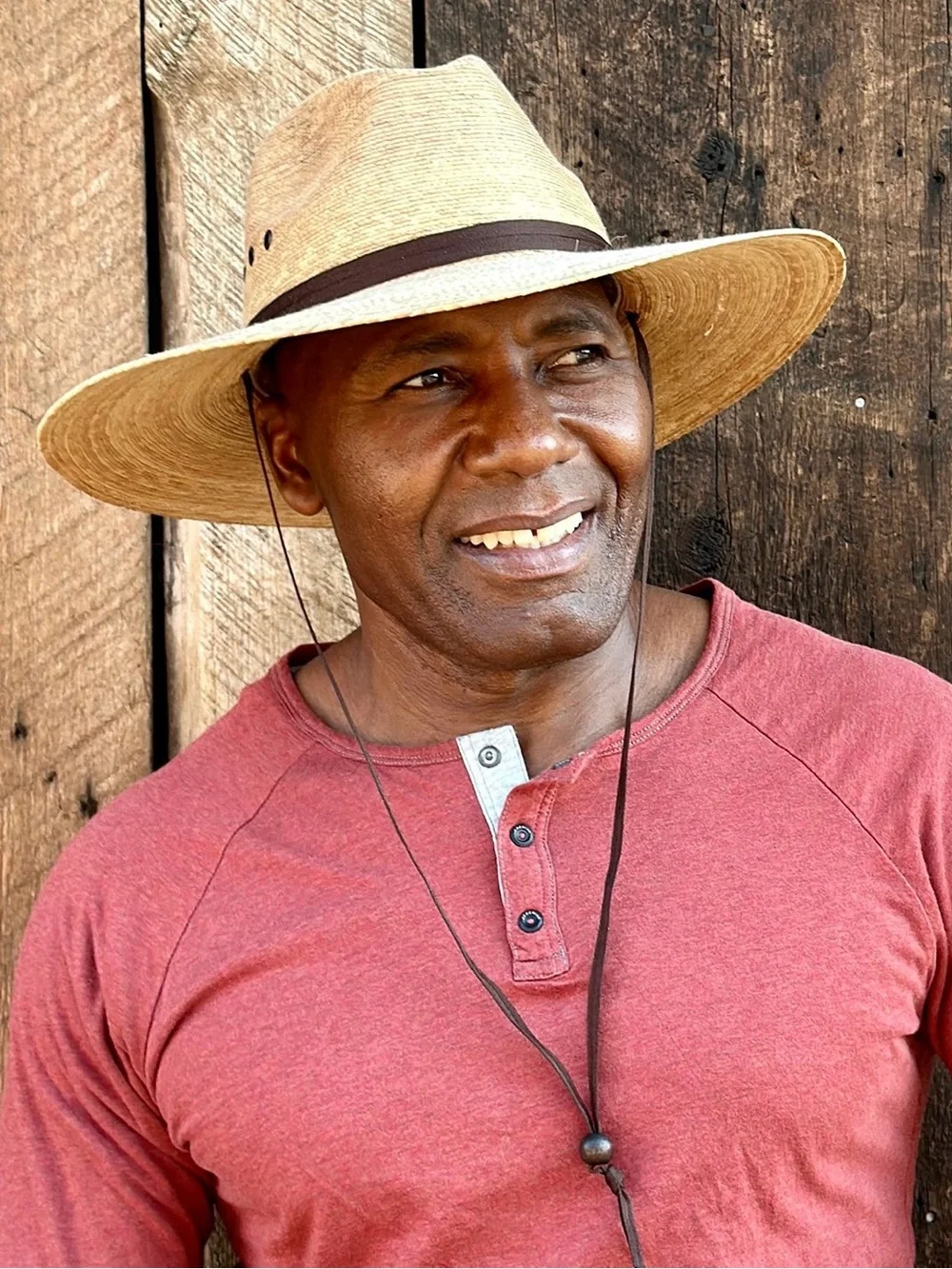 Wallaroo Baja Breathable Natural Straw Sun Hat for Men with Dark Brown Band